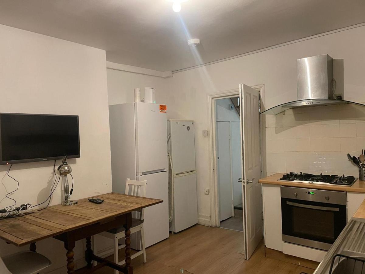 Balham, South London Spacious Guest House 5, 6 Rooms Available Экстерьер фото